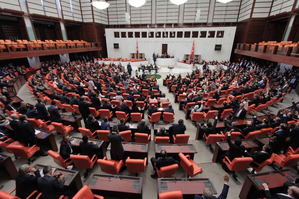 Meclis’te Tahir Elçi Gerginliği
