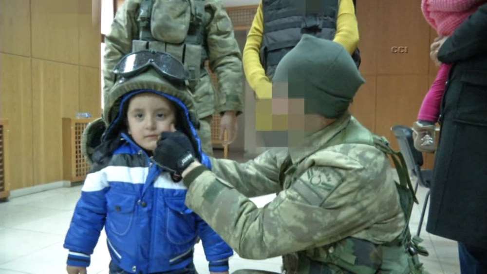 Mehmetçik Tek Tek İlgilendi