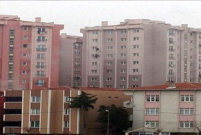 Metrelerce Yüksekte Tamirat Görenleri Korkuttu