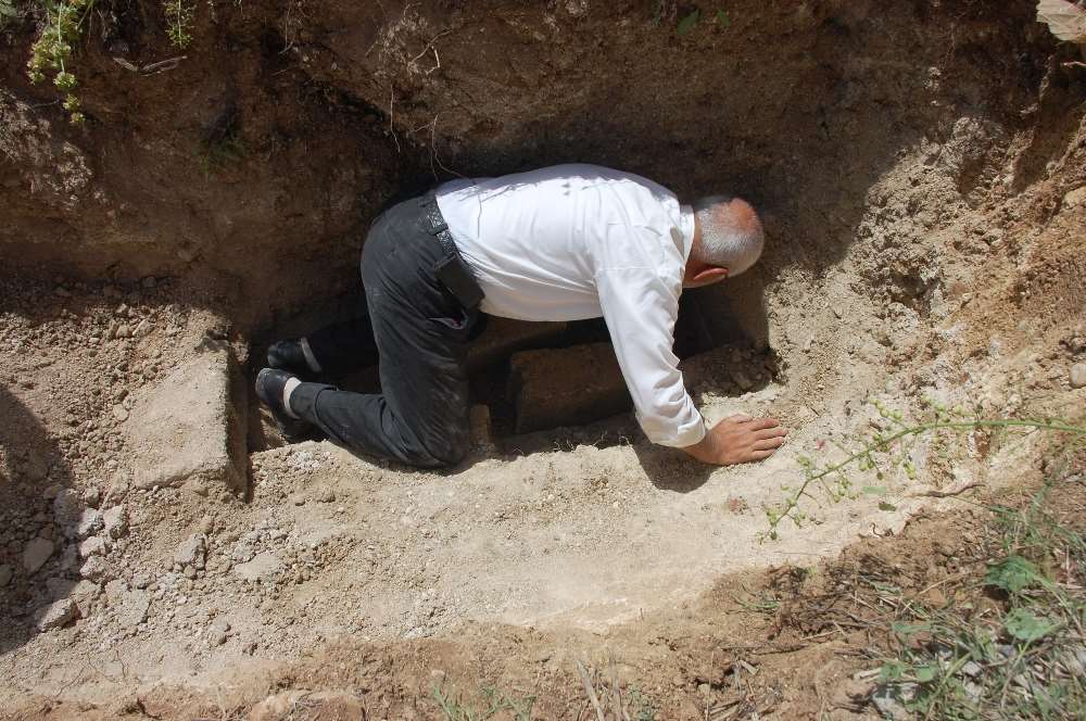 Mezarı Açıp 30 Yıllık Cesedi...