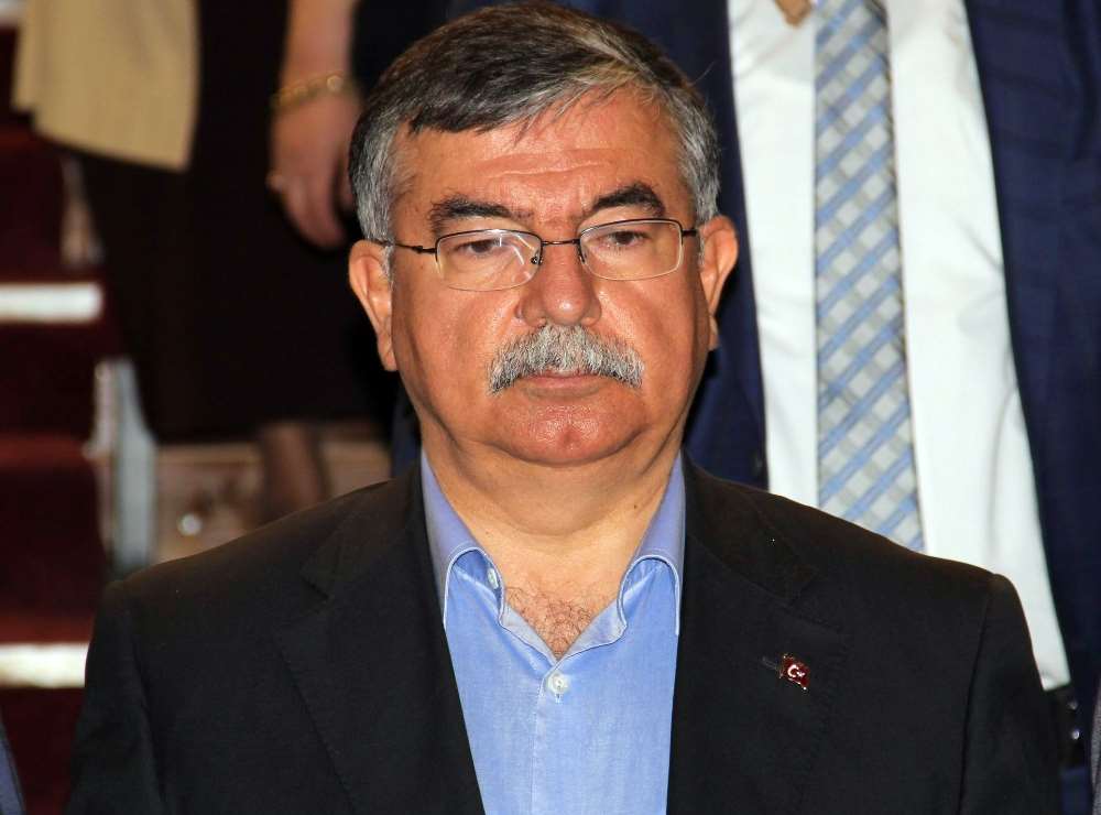 Milli Savunma Bakanı: Onlara İnat...
