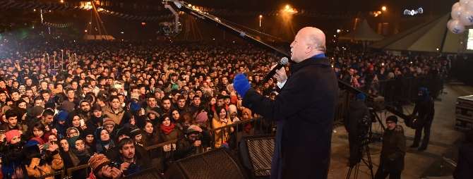 Mustafa Sandal’dan ’buz’ Gibi Konser