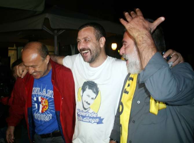 Nejat İşler Derbide Hop Oturup Hop Kalktı
