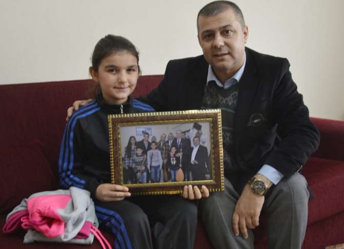Numan Kurtulmuş’tan Sude Naz’a Jest