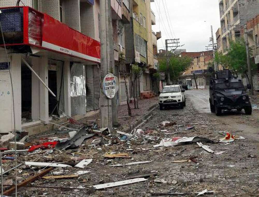 Nusaybin’de Uzaktan Kumandalı Tuzak: 3 Polis Yaralandı