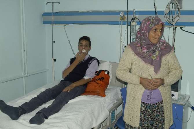 Öğrenci Servisi Şarampole Girdi: 14 Yaralı