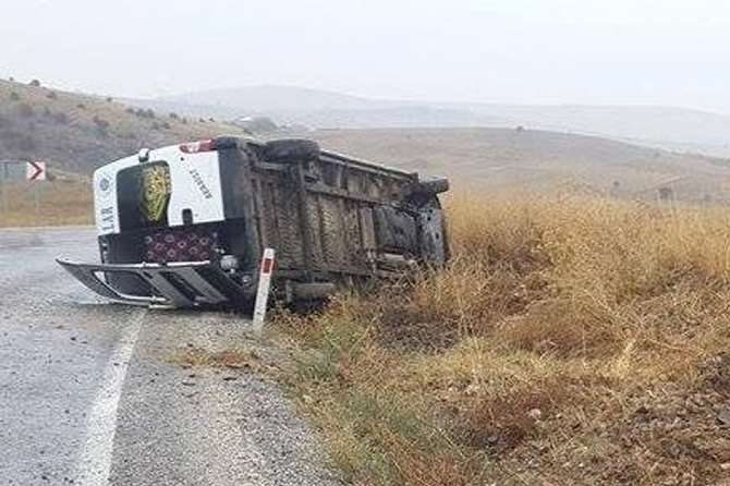 Okul Servisi Devrildi: 16 Yaralı