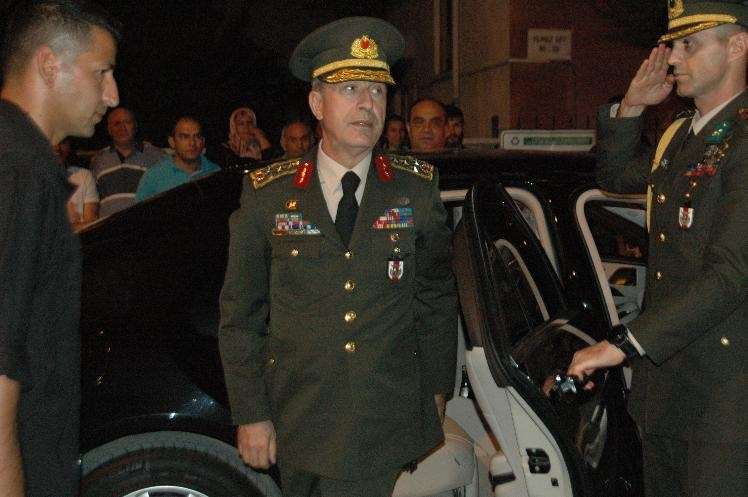 Org. Akar’dan Şehidin Baba Evine Ziyaret