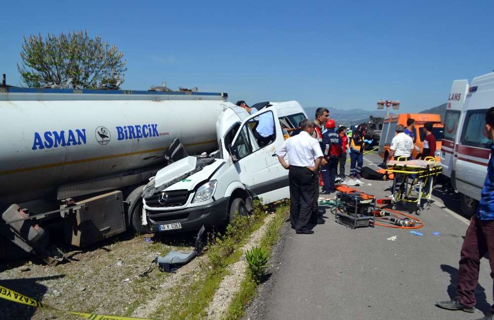 Osmaniye’de Feci Kaza: 3 Ölü, 11 Yaralı