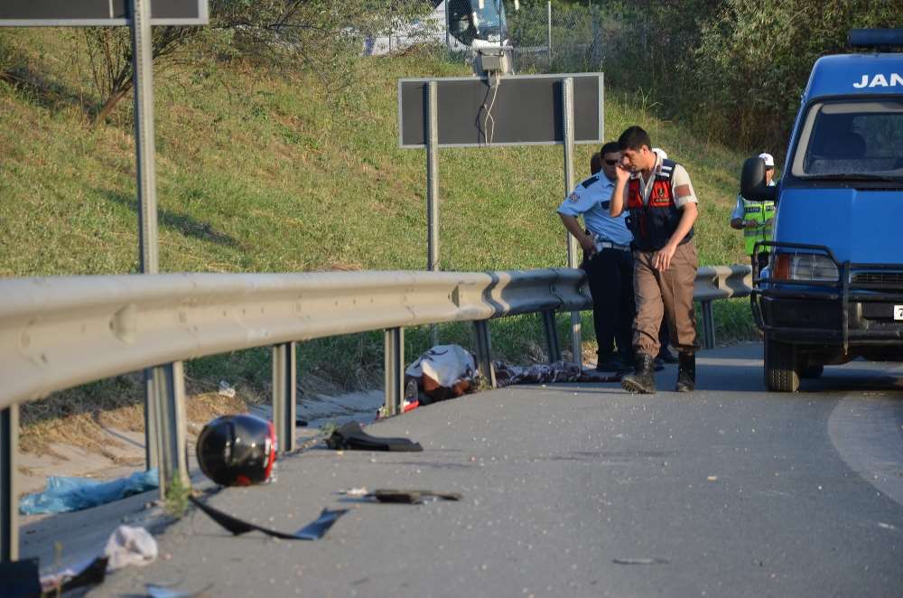Otobanda Sürat Motoruyla Feci Son