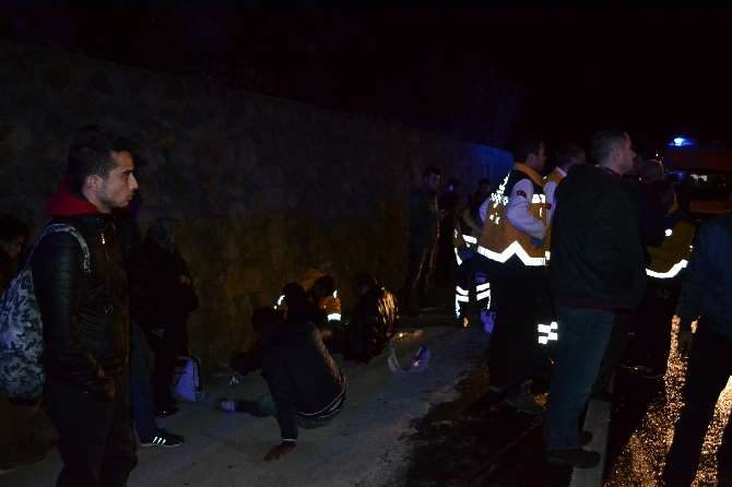 Otobüs Tır’a Çarptı: 11 Yaralı!