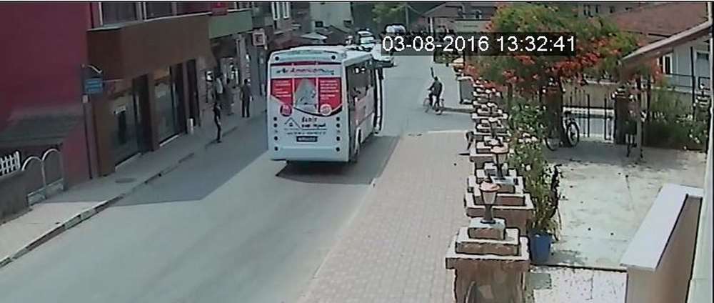 Otobüs Yaşlı Adama Böyle Çarptı