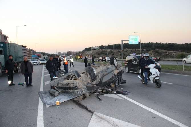 Otomobil Taklalar Attı: 6 Yaralı