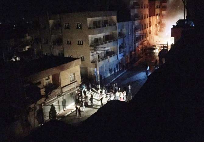 Park Halindeki Araç Patladı: Çok Sayıda Yaralı Var