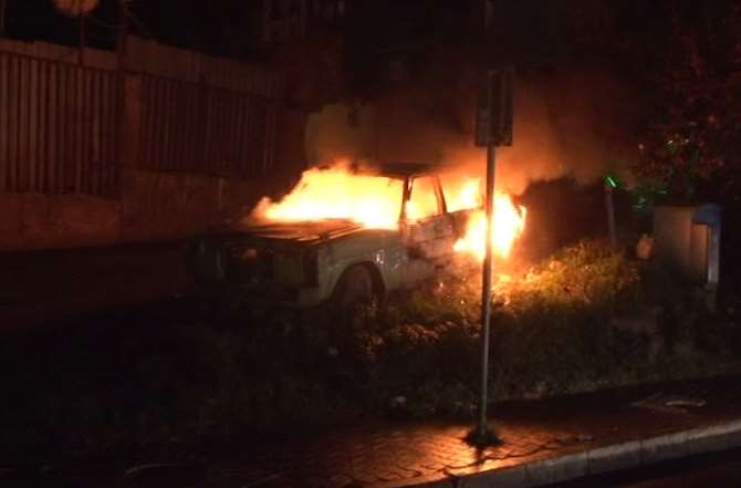 Park Halindeki Otomobil Alev Alev Yandı