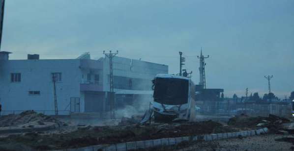Polise Bombalı Saldırı : Yaralı Polisler Var