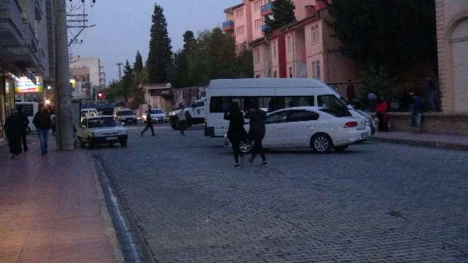 Polise Bombalı Saldırı: 3 Yaralı