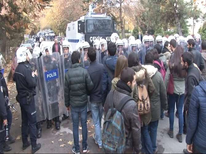 Polisle Öğrenciler Arasında Gerginlik: 4 Gözaltı