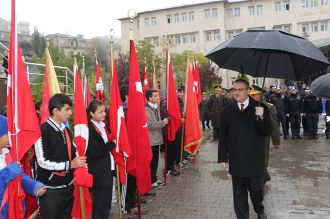Protokol Şemsiyeli, Öğrenciler Sırılsıklam