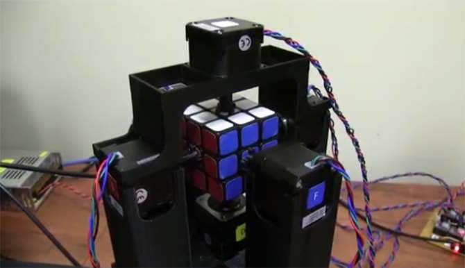 Rubik Küpü Rekoru Artık Bir Makinenin