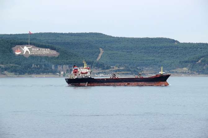 Rus Gemisi Çanakkale Boğazı’ndan Geçti