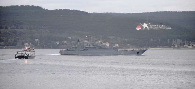 Rus Savaş Gemisi Çanakkale’den Geçti