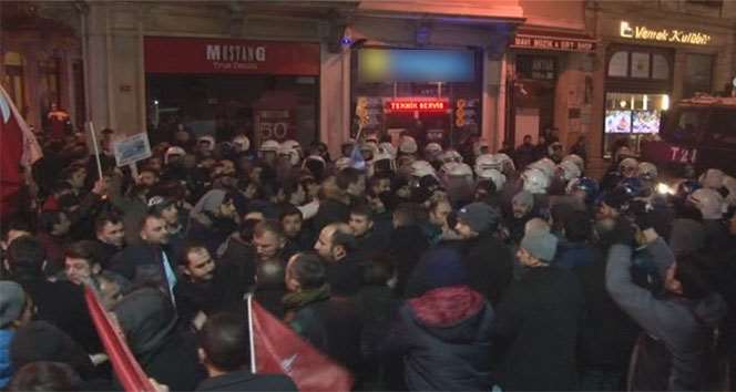 Rusya Konsolosluğu Önünde Arbedeli Protesto!