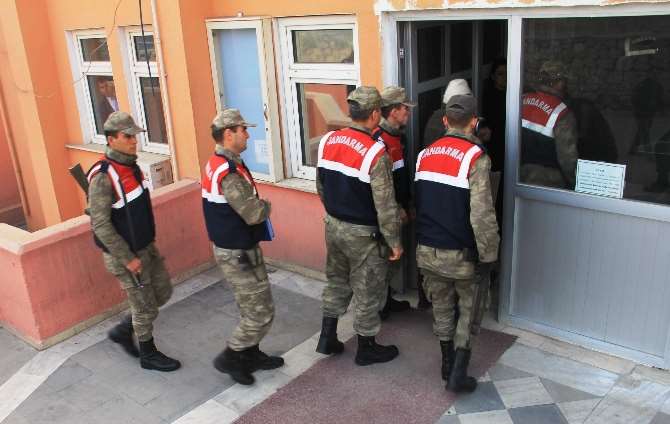 Şafak Operasyonunda 5 Tutuklama