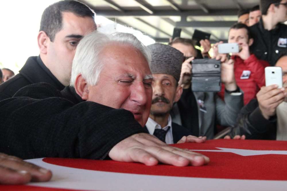 Şehidi İzmir’de Binler Uğurladı