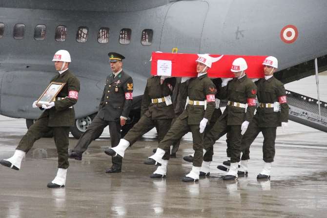 Şehidi Törenle Karşıladılar