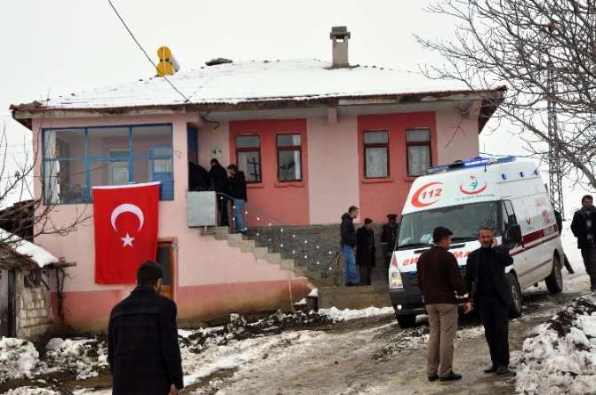 Şehit Astsubayın Baba Ocağına Ateş Düştü