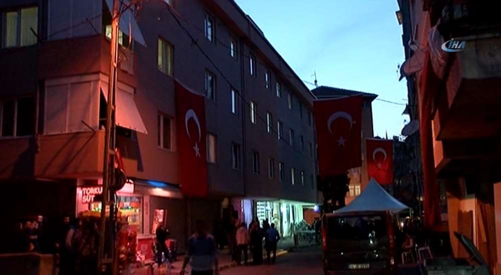 Şehit Binbaşının İstanbul’daki Evine Ateş Düştü