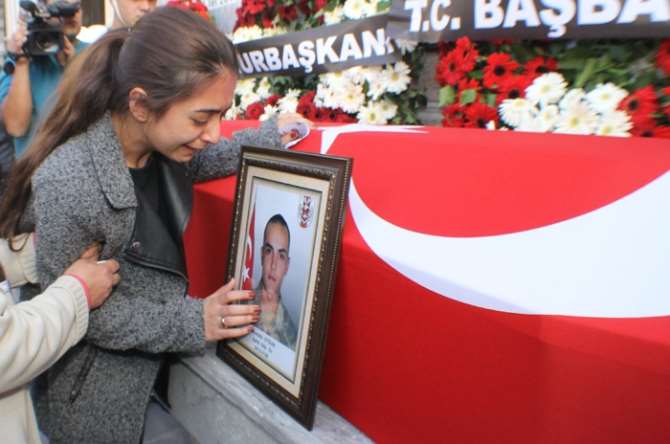 Şehit Nişanlıya Son Bakış