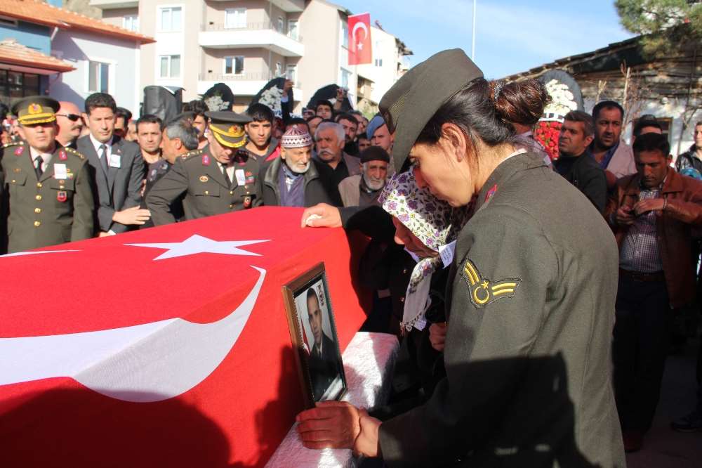 Şehit Uzman Çavuş Toprağa Verildi