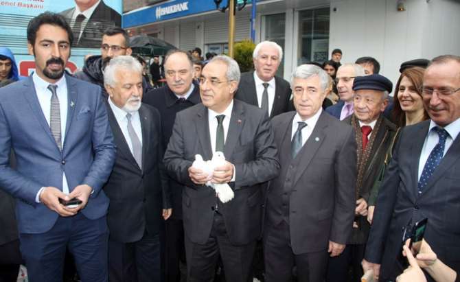 Selahattin Demirtaş’ı Diyarbakır’dan Topa Tuttu