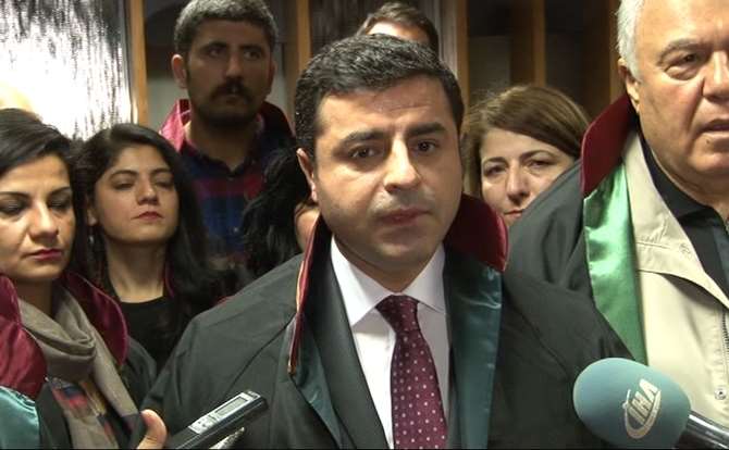 Selahattin Demirtaş’tan Cüppeli Şov !