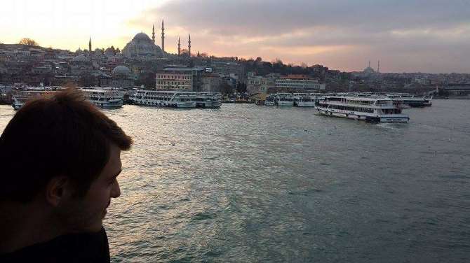 Selfie Çekerken Şelaleden Düştü