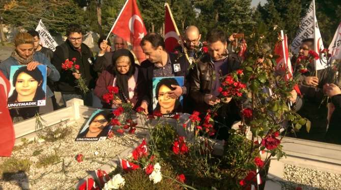Serap Eser Mezarı Başında Anıldı