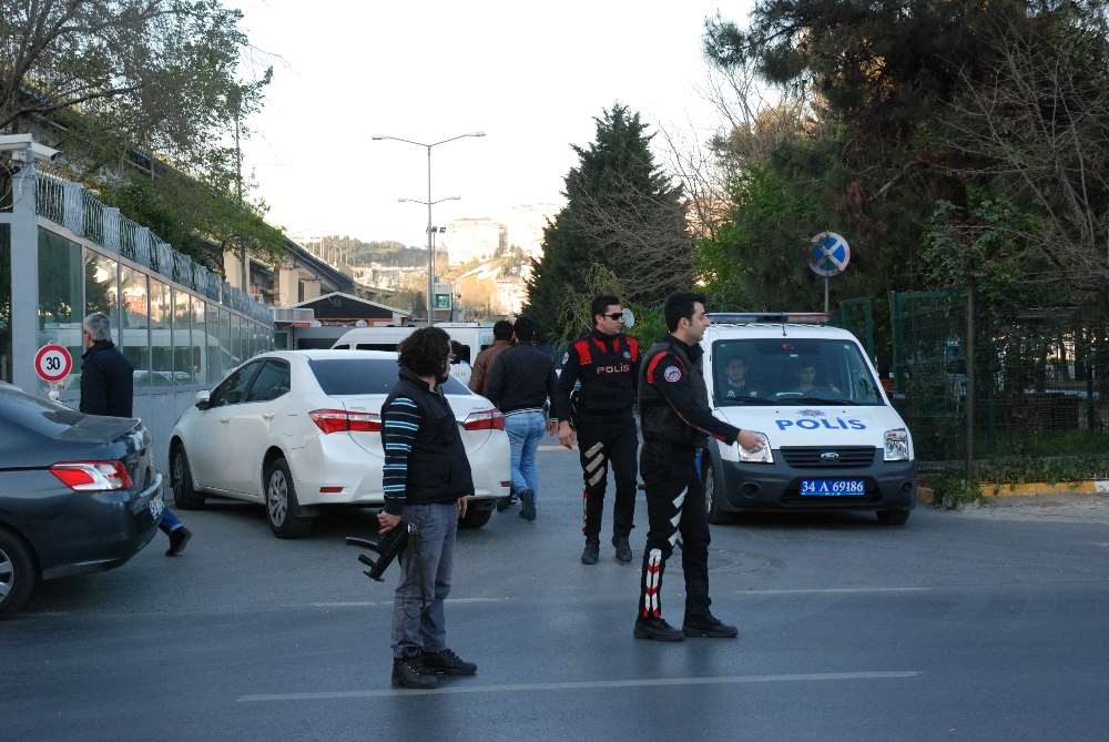 Silah Sesleri Emniyeti Harekete Geçirdi