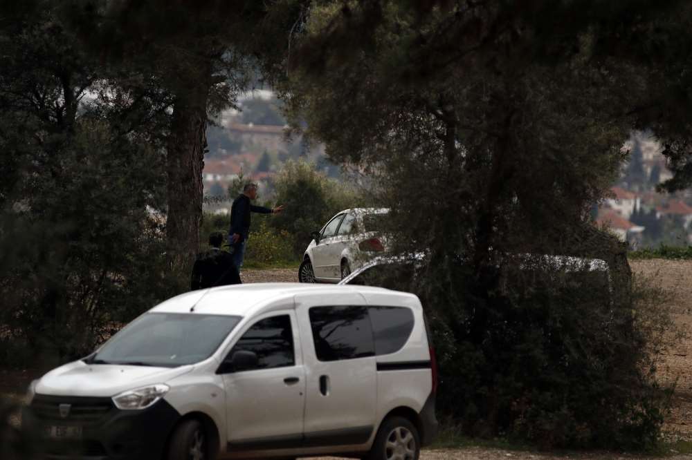 Silahı Kafasına Dayadı Polisi Aradı