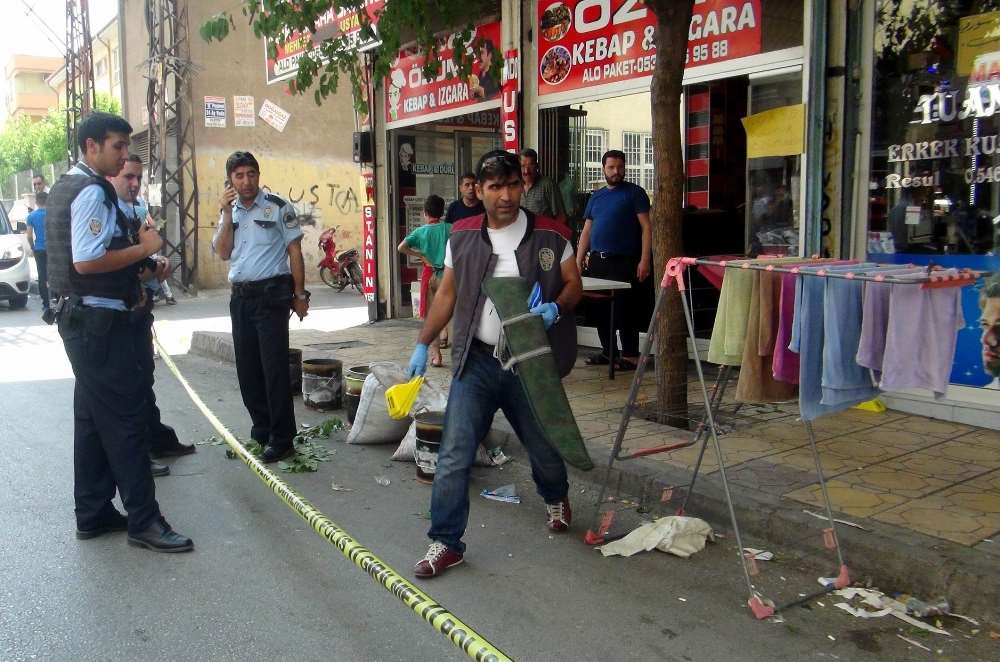 Sokak Ortasında Pompalı Tüfekli Çatışma: 4 Yaralı