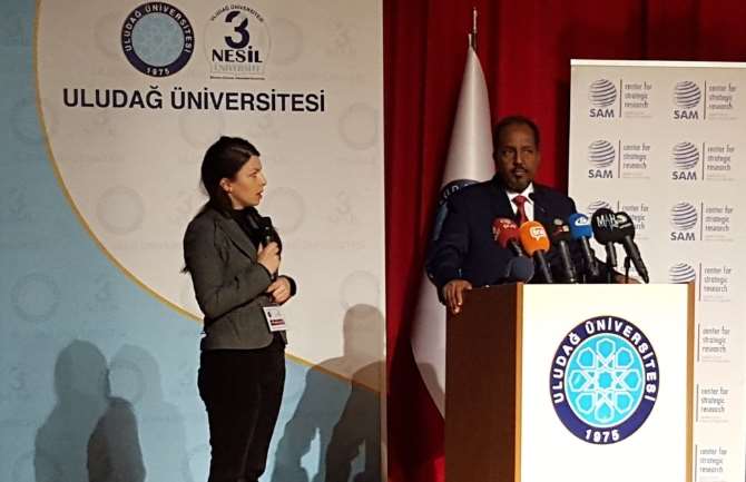 Somali Cumhurbaşkanı Üniversite Öğrencilerine Seslendi