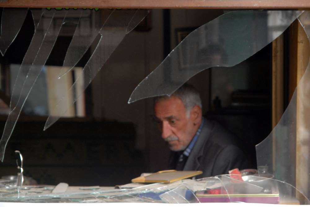 Sur Halkı Yaralarını Sarıyor