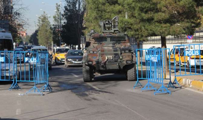 Sur’da Yasak Sürüyor