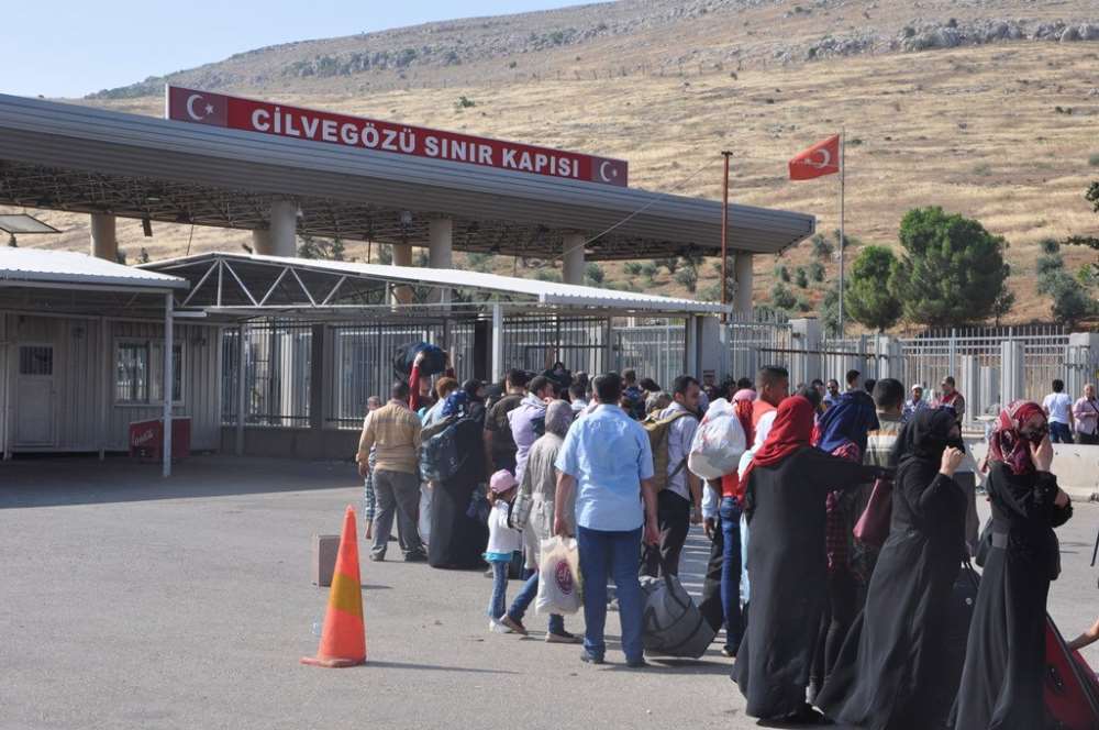 Suriyeliler Bayramlaşmak İçin Ülkelerine Gidiyor