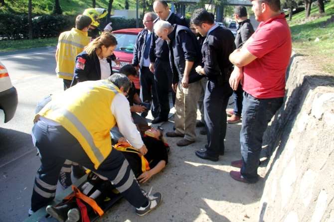 Takla Atan Kadın Sürücüyü Eşi Yalnız Bırakmadı