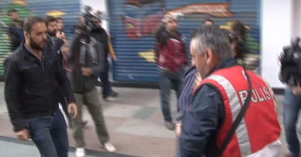 Taksim’de 3 Gözaltı