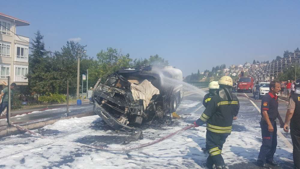 Tanker Şoförü Yanarak Can Verdi