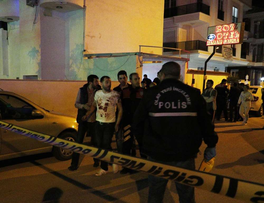 Tartışmada Silahlar Çekildi: 2 Yaralı