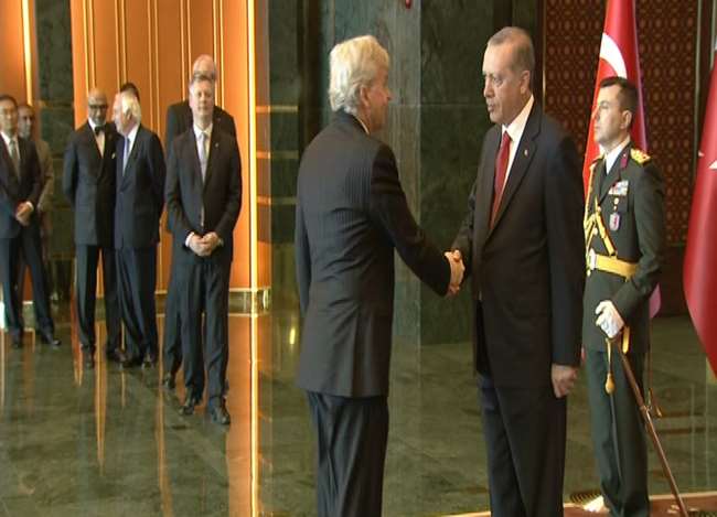 Tebrikleri Kabul Etti